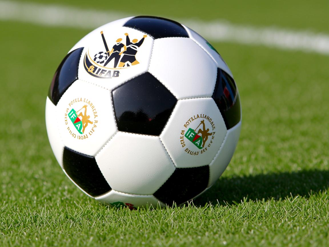 华体会体育登录-“AI越位+裁判头戴摄像:技术革新引发热议” 第3张